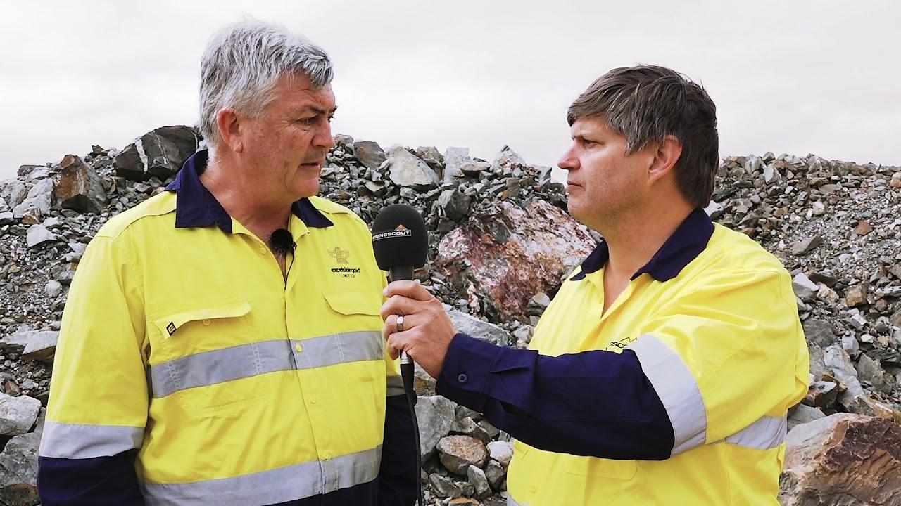 Video zur Unternehmensnews: Miningscout on Tour bei Spitfire Materials: Rasante Fortschritte zur Goldproduktion